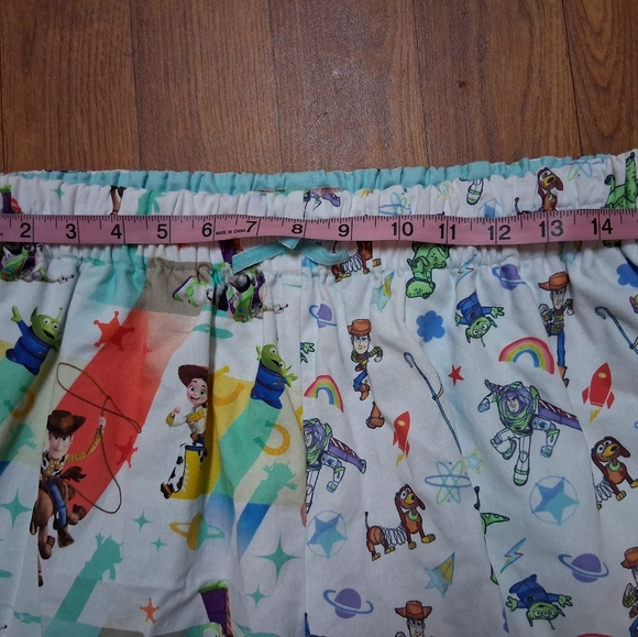 Womens Disneys Toy Story Print Ruffle Shorts - Picture 6 of 7